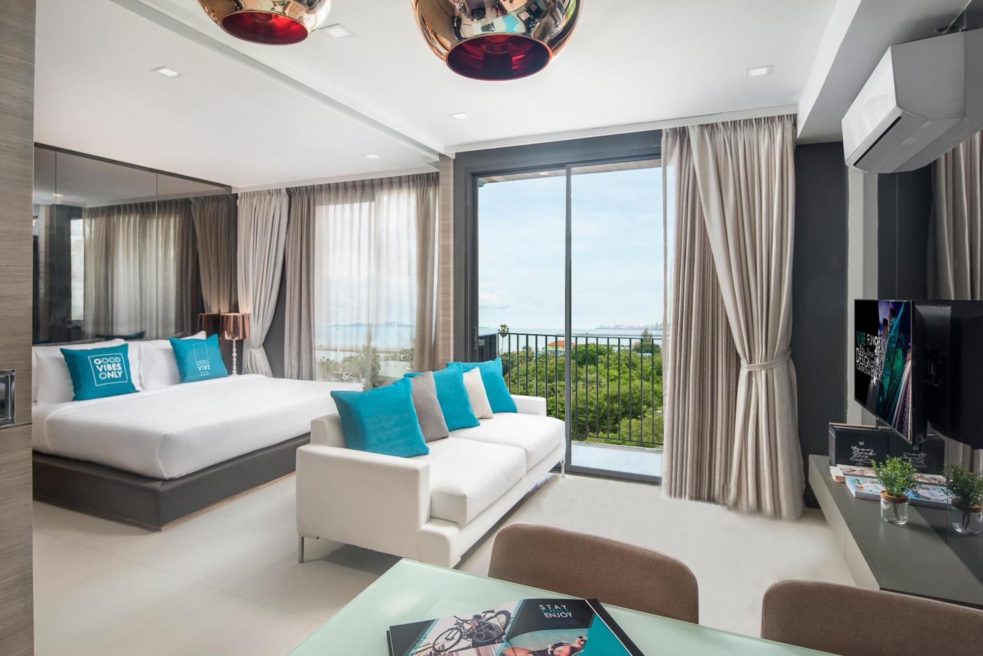 Cross Vibe Pattaya Seaphere Na Chom Thian Eksteriør billede